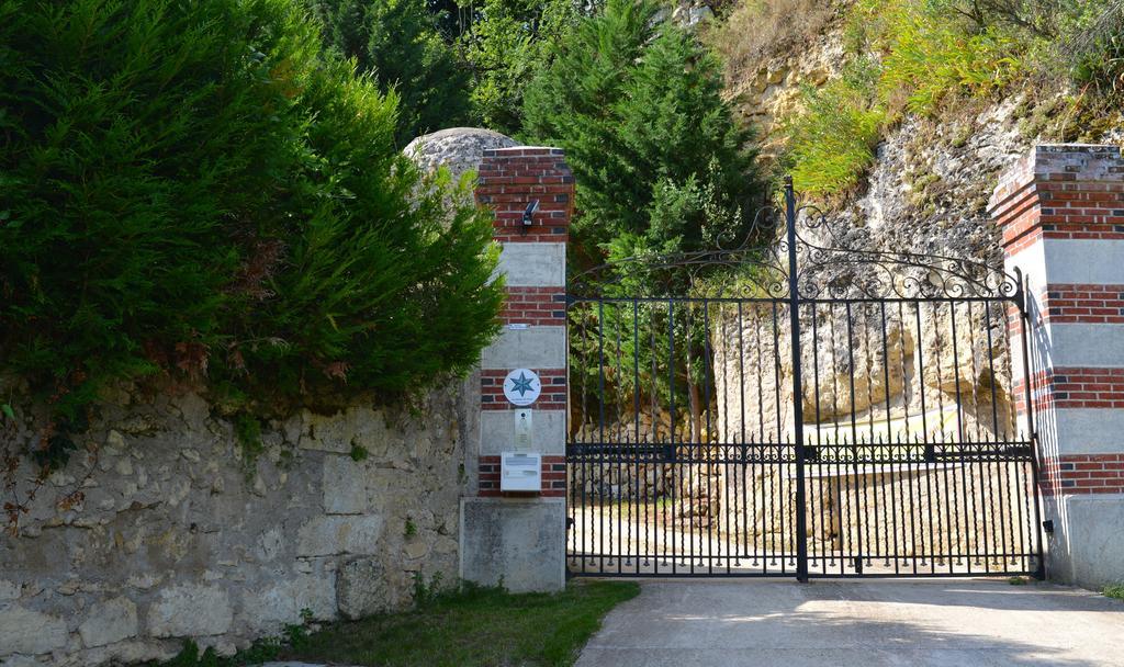 Gites Troglodytes Du Chateau De L'Etoile Vernou-sur-Brenne Номер фото